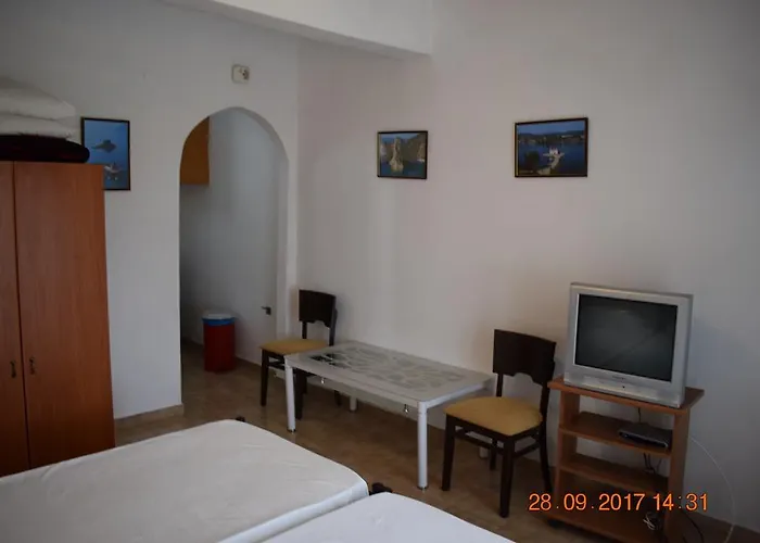 Manolo Corfu * 팔레오카스트리차