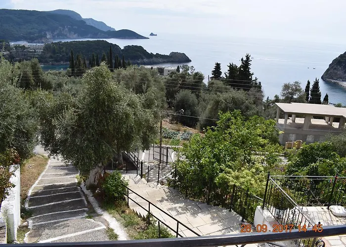 Manolo Corfu 팔레오카스트리차