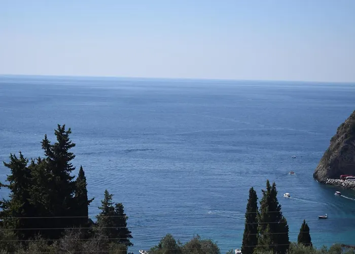 Manolo Corfu * 팔레오카스트리차