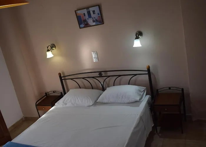 Manolo Corfu * 팔레오카스트리차