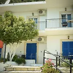 Manolo Corfu Paleokasztríca